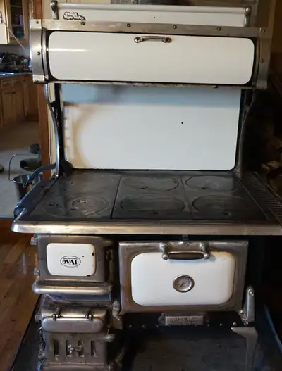 Elmira Oval Full Size Wood Stove, View more