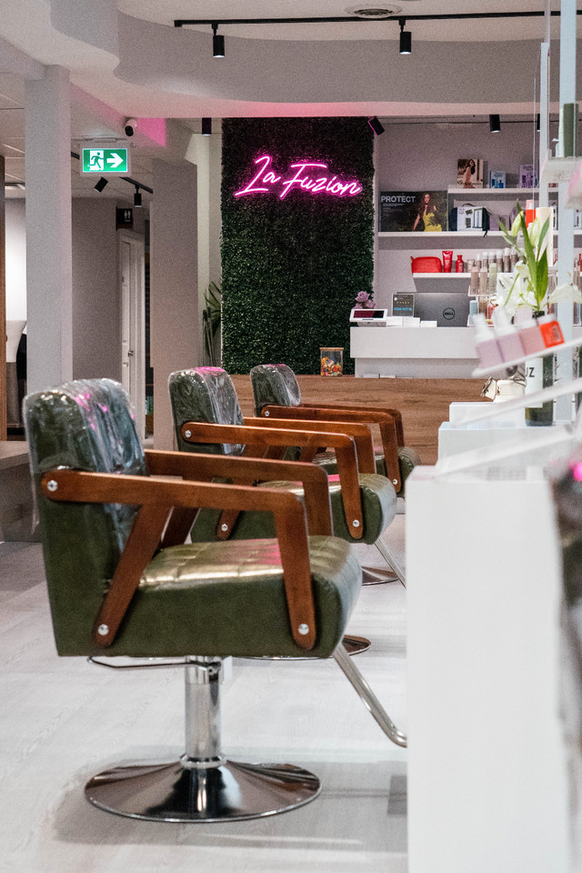 Looking for Hairdressers in Asian hair salon in Hair Stylist & Salon in City of Toronto - Image 3
