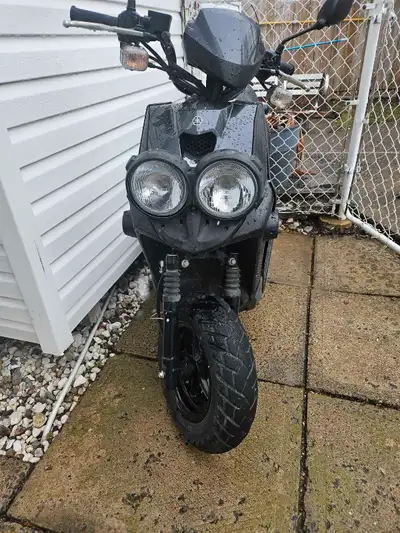 Scooter yamaha 2019 50cc Entretiens chez Yamaha Entreposer a l'intérieur l'hiver 16325 km