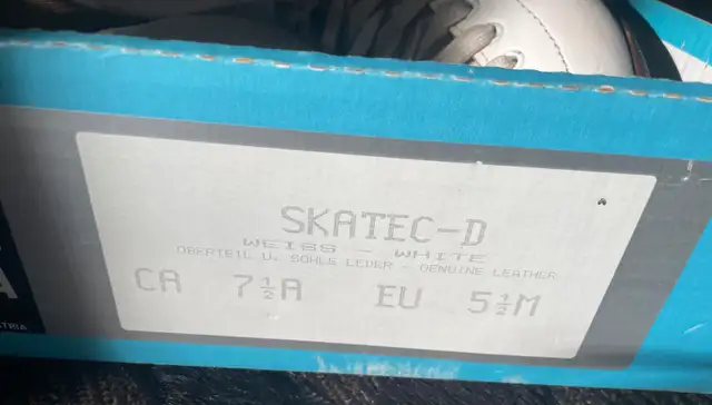 WIFI  WOMENS 7.5A SIZE FIGURE SKATES ~ CLUB 2000 MK in Skates & Blades in City of Toronto - Image 4