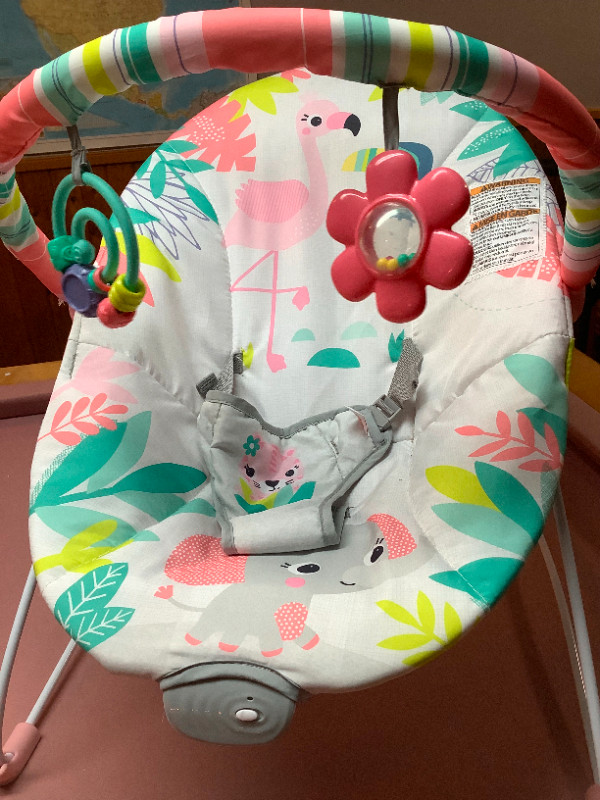Chaise vibrante Fisher Price in Multi-item in Gatineau - Image 2