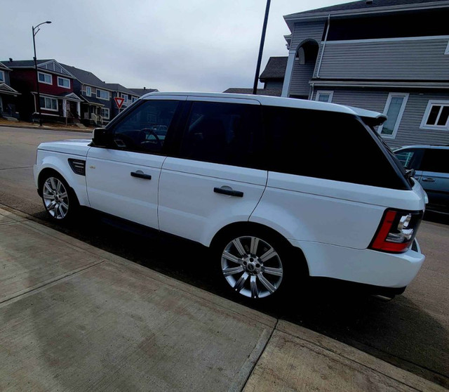 2011 Land Rover supercharged v8 in Cars & Trucks in Edmonton - Image 2