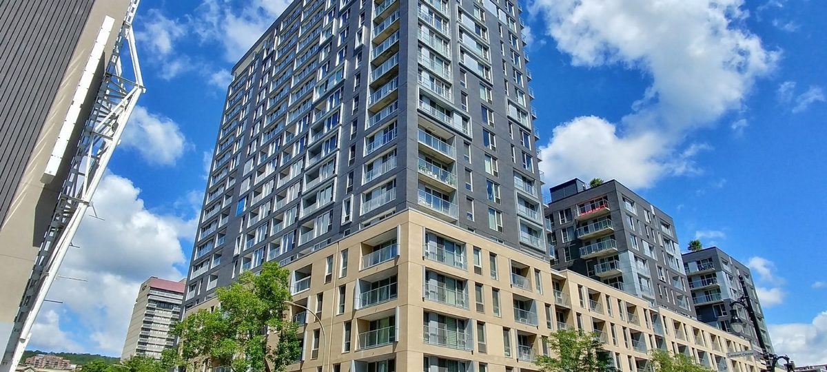 Le Seville - Large bright 4-1/2 two-bedroom apartment — photo 1