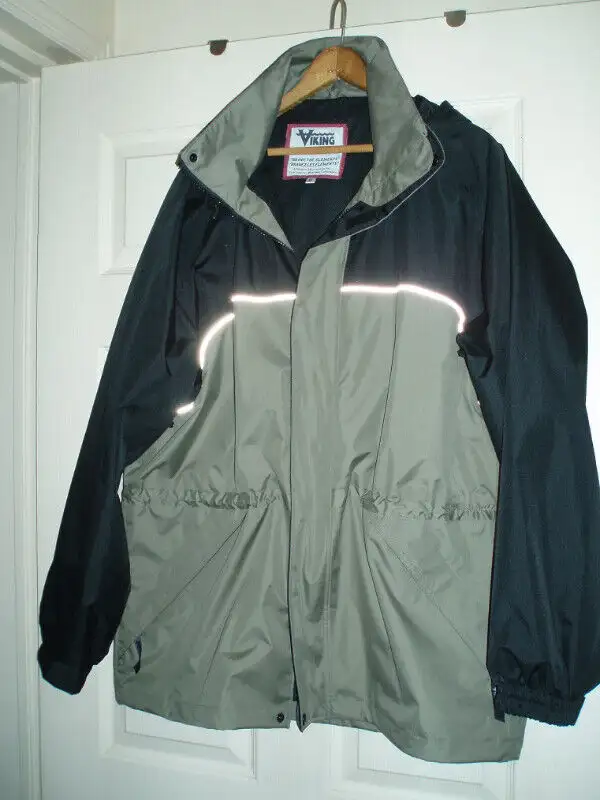 Jackets for Men / Boys & Women / Girls in Multi-item in City of Toronto - Image 2