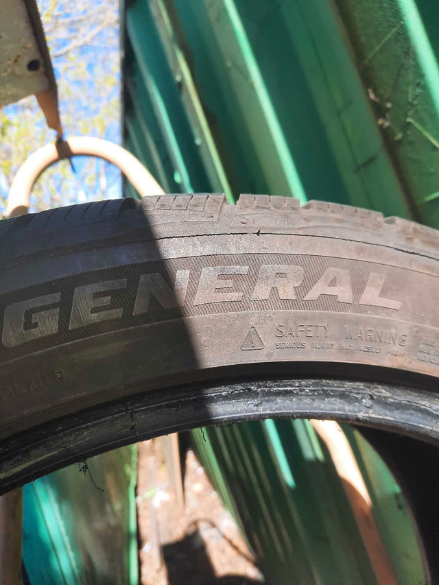 One 245/40R18 all season tire in Tires & Rims in Mississauga / Peel Region - Image 3