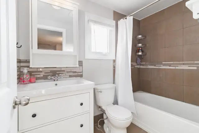 End-Unit Townhome with Basement for Rent in Heart Lake East in Long Term Rentals in Mississauga / Peel Region - Image 9