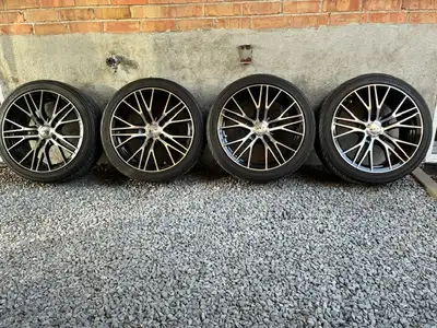 Pour Mazda MX 5 4 pneus Yokohama 205/45 R 17 4 Mags RTX ( 5 trous )