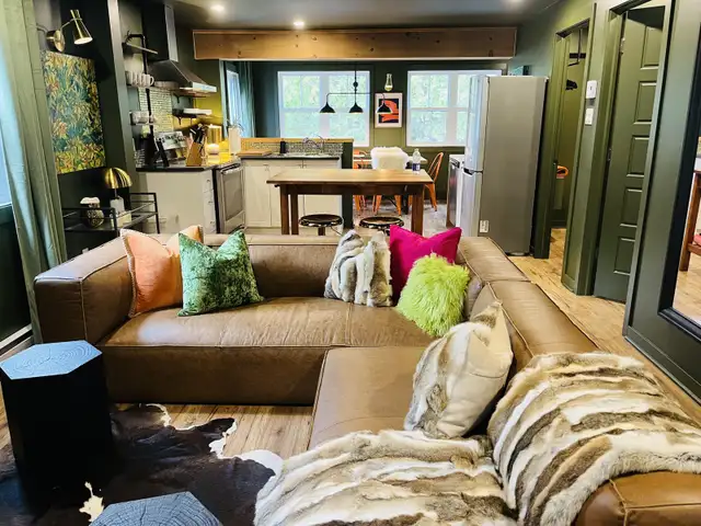 enchanting cottage on Fiddler Lake in Quebec in Canada - Image 2