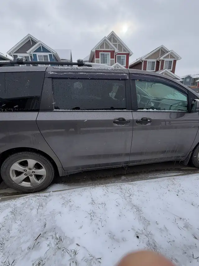 2013 Sienna LE 606394252547205128