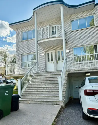 ✨ Bright & Spacious 5½ – $1800 | Top Floor in Mercier/Tétreaultv