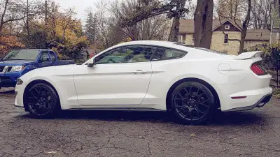 2018 Oxford White Ford Mustang. 4 cylinder 2.3L ecoboost motor. manual 6 speed transmission and perf...