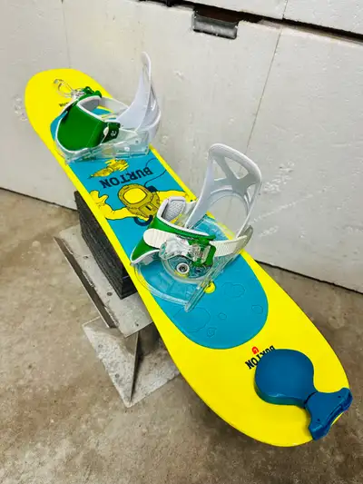 Like new Burton Riglet snowboard 90cm with Burton Grom bindings, View more