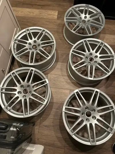 Freshly powder coated OEM Audi wheels (set of 5) 19 x 8.5 ET 43 Would make a great winter setup Neve...
