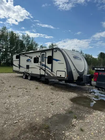 2013 coachman freedom express Trailer is in great condition, everything works no issues. Bought it u...