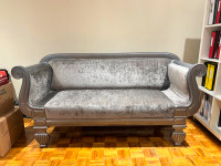 Love Seat / Small Sofa / 2 Seater / Causeuse