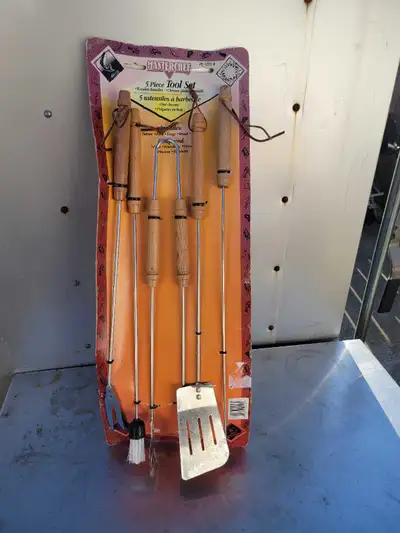 Vintage barbecue set. New I'm package , View more