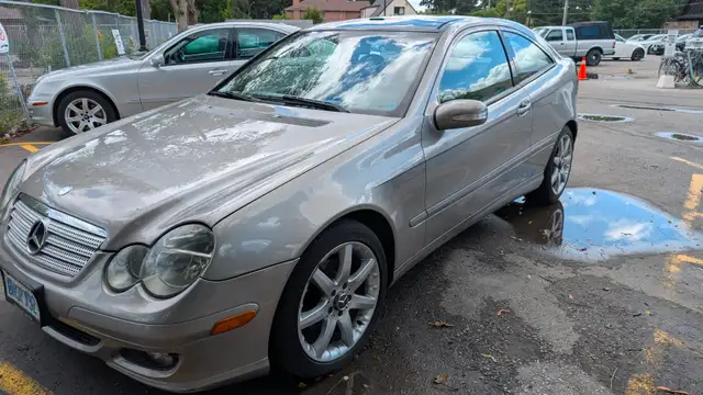 Mercedes Benz C 230 Kompressor with only 155000 in Cars & Trucks in Markham / York Region - Image 3