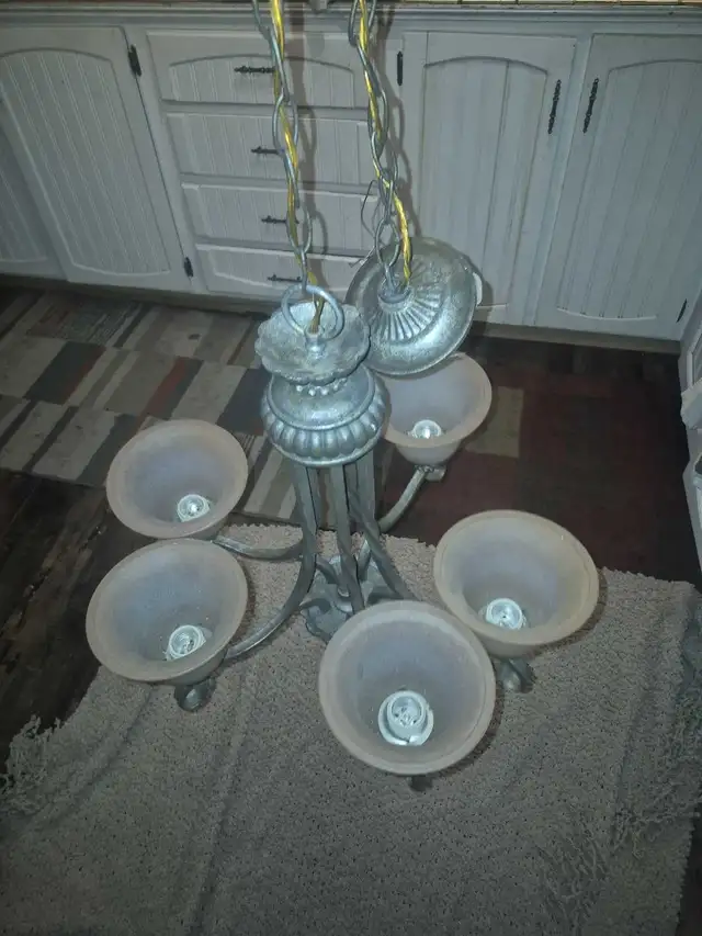 Chandelier in Indoor Lighting & Fans in Laval / North Shore - Image 2