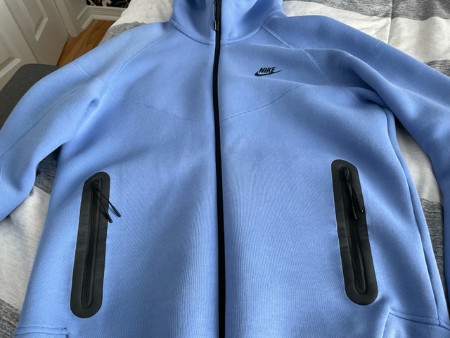 Nike tech fleece blue (coloris rare baby blue) dans Hommes  à Ouest de l’Île - Image 3