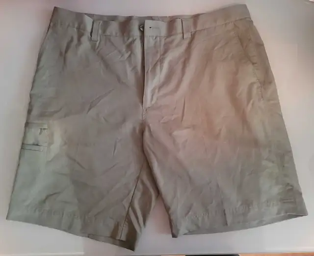 Mens Golf Shorts Size 40 in Golf in Edmonton - Image 3