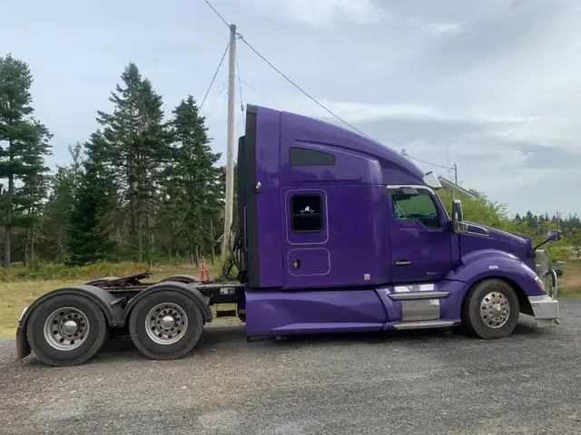 2020 Kenworth 680 in Heavy Trucks in Truro - Image 3