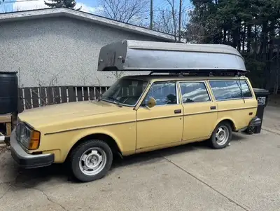 If you know, you know. Up for grabs is a 1980s Volvo 240 wagon in an awesome yellow exterior with a...