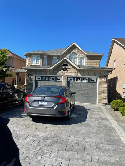 Private room for rent by Steels and Mavis Area Close to Sheridan collage and Sabzi Mandi Plaza Walko...