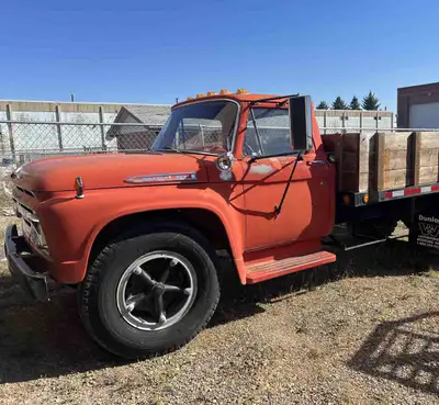 1962 Mercury M 600 V8 Gas Engine 5x2 manual Transmission Spring suspension 174 in wheelbase 13 ft x...