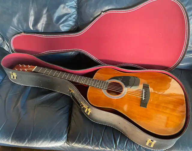 GUITAR LIKE NEW WITH CASE, NEW STRINGS in Guitars in Strathcona County - Image 10