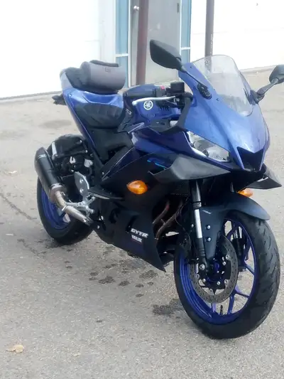 2023 Yamaha R3 for sale . Luimoto seat covers. Full akrapovic exhaust. Winglets . Stainless fender e...