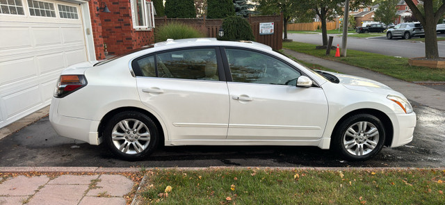 Nissan Altima 2.5 SL 2012 in Cars & Trucks in Oshawa / Durham Region - Image 4