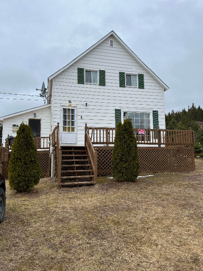 Charming Four-Bedroom Cabin in Scenic Cottrell’s Cove NL