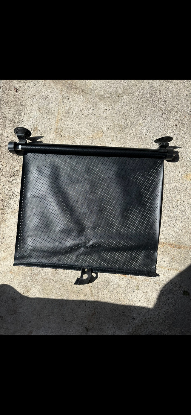 Car Window Pull Down Shade in Other in Mississauga / Peel Region