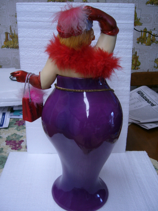 Rare Red Hat Society Lady Figurine in Arts & Collectibles in Dartmouth - Image 3