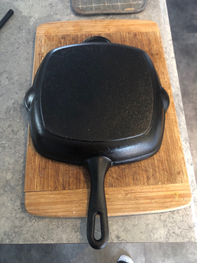 10 1/2 cast iron skillet $45 in Amherstview in Arts & Collectibles in Kingston - Image 2