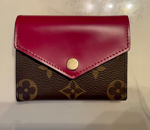 Louis Vuitton Wallet - Never Used in Women's - Bags & Wallets in Delta/Surrey/Langley
