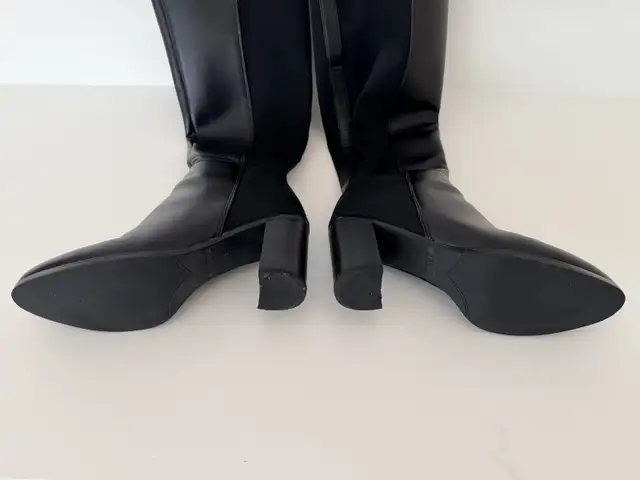 La Diva Women’s Knee-High Boots | Black | Size 7.5 | Heeled in Women's - Shoes in Calgary - Image 6