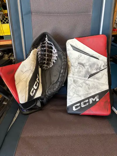 goalie blocker and catcher, View more
