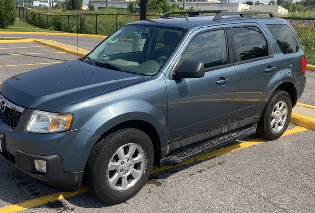 2010 Mazda Tribute in Cars & Trucks in Ottawa - Image 3