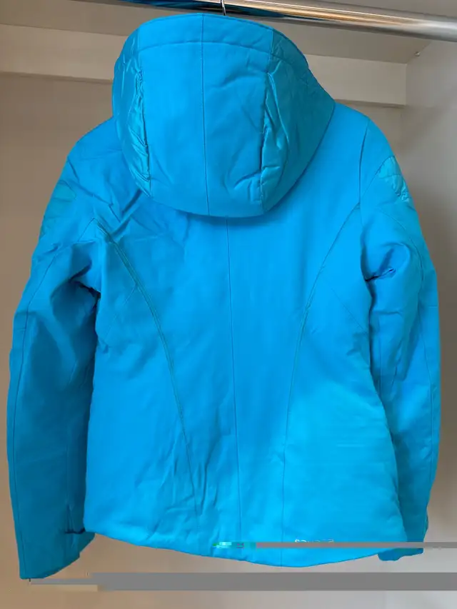 Spyder ski Jacket in Women's - Tops & Outerwear in Markham / York Region - Image 3