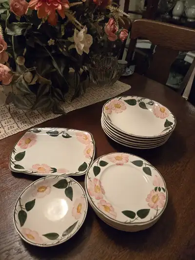 Villeroy and Boch Wild Rose - 14pc, View more