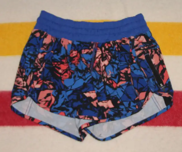 LULULEMON TRACKER SHORT IV PAINT STORM HARBOR BLUE MULTI BLACK 4 in Multi-item in City of Toronto - Image 7