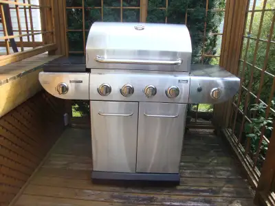 Barbecue 6 bruleurs et accessoires $70.00, View more