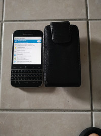 Blackberry Q20 in good condition - LOCKED to TELUS/KOODO