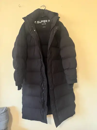 Aritzia The Super Puff, View more