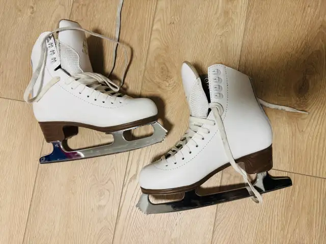  skates size 5 in Skates & Blades in Markham / York Region - Image 2