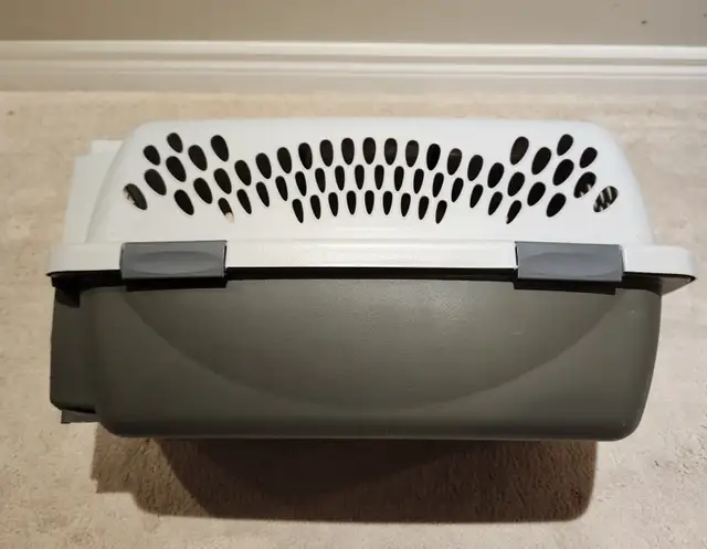 Pet Taxi cat carrier in Accessories in Norfolk County - Image 4