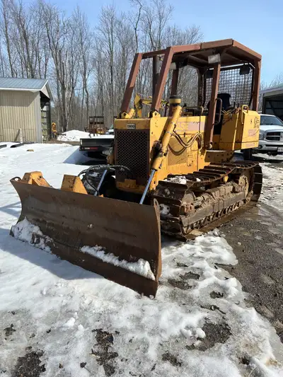 1994 550 Case Dozer - One owner machine. Everything works as it should. New blade bushings and centr...