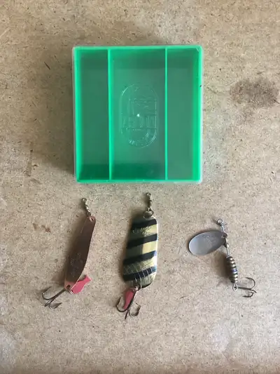 Arjon 3 Pack Lures with box, View more