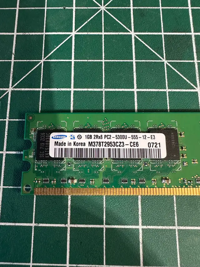 Samsung M378T2953CZ3-CE6 1Gb PC2-5300 DDR2-667MHz CL5 240 in Flash Memory & USB Sticks in Mississauga / Peel Region - Image 3
